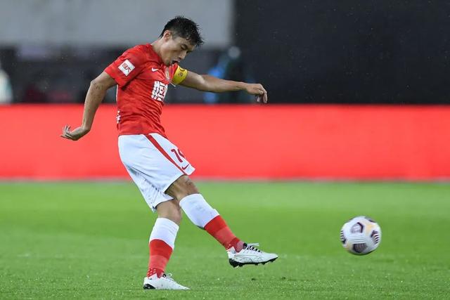 官宣：韩德君与辽宁队续约 签订两年老将合同