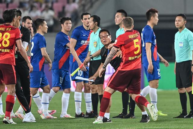 欧冠-弗拉霍维奇点射戴维破门 尤文图斯1-1里尔